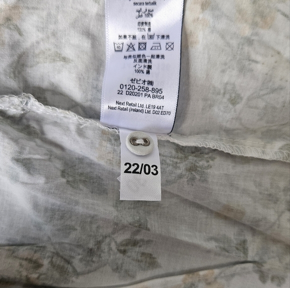 Laura Ashley Floral Ruffle Sleeve and Plaid Accents Dress Size 4 - Picture 11 of 11